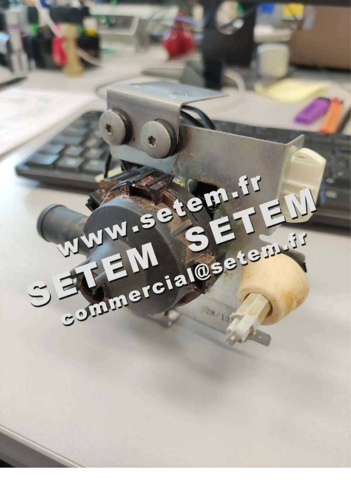 0143001018-POMPE AIRWELL DE RELEVAGE CONDENSATS 78C1005 2