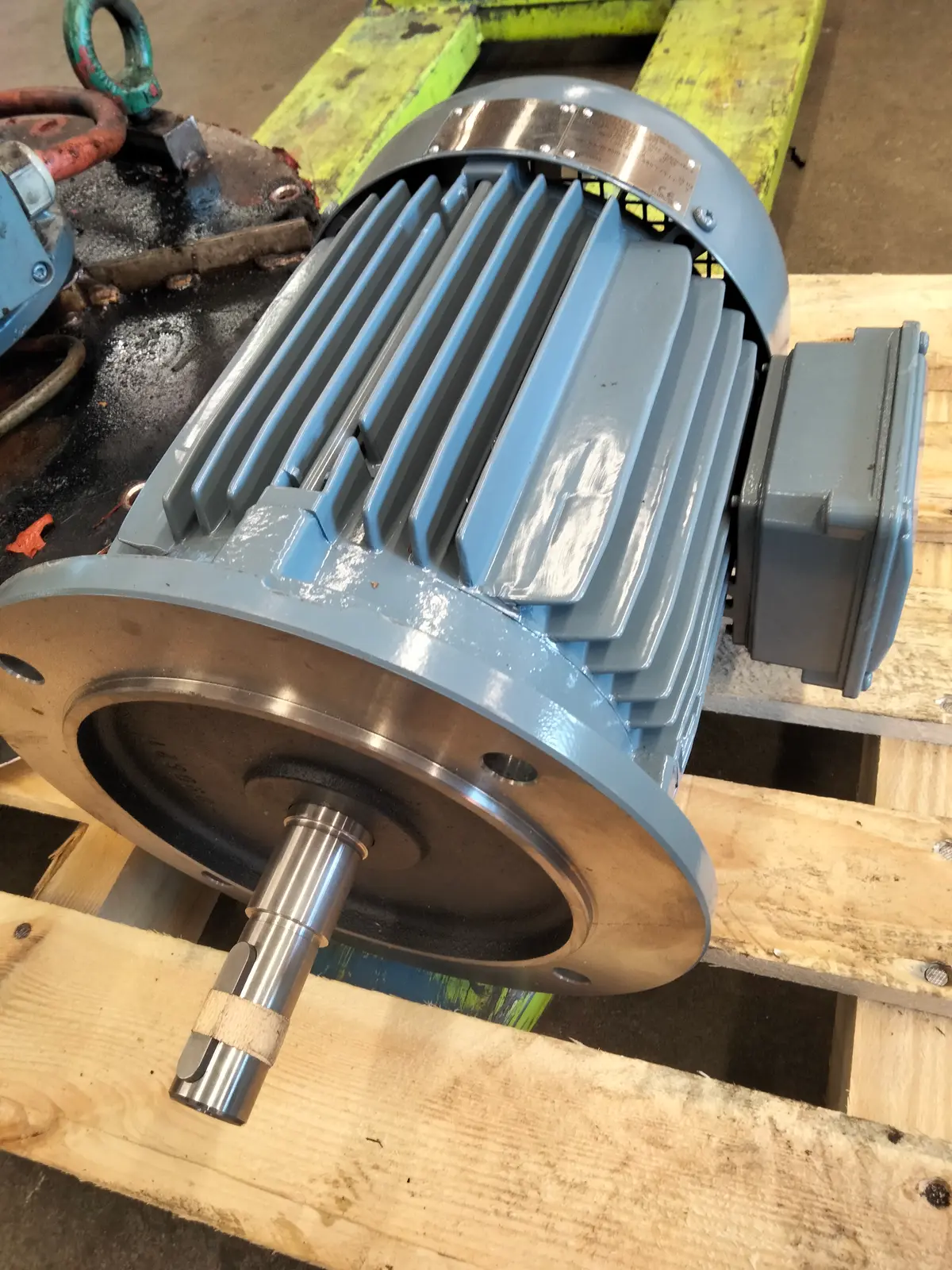 1564003258-MOTEUR EMOD LA112M.8/4.2A