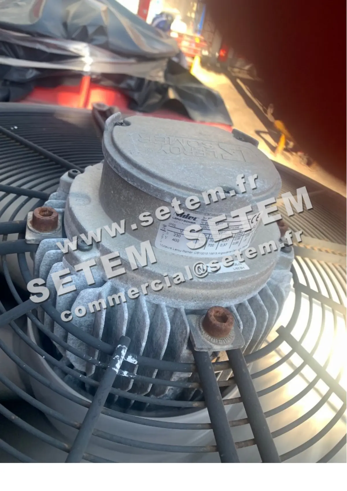 3902000550-MOTEUR LEROYSOMER HE29G/T 0.33/.015KW 8P T400V "10MTE005"